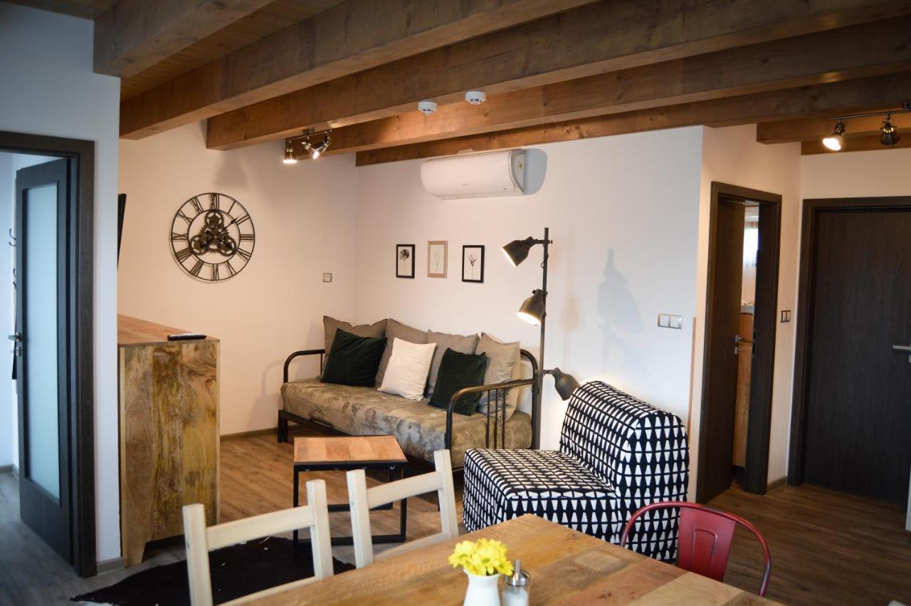 Apartmany Okrouhla โนวีบอร์ ภายนอก รูปภาพ