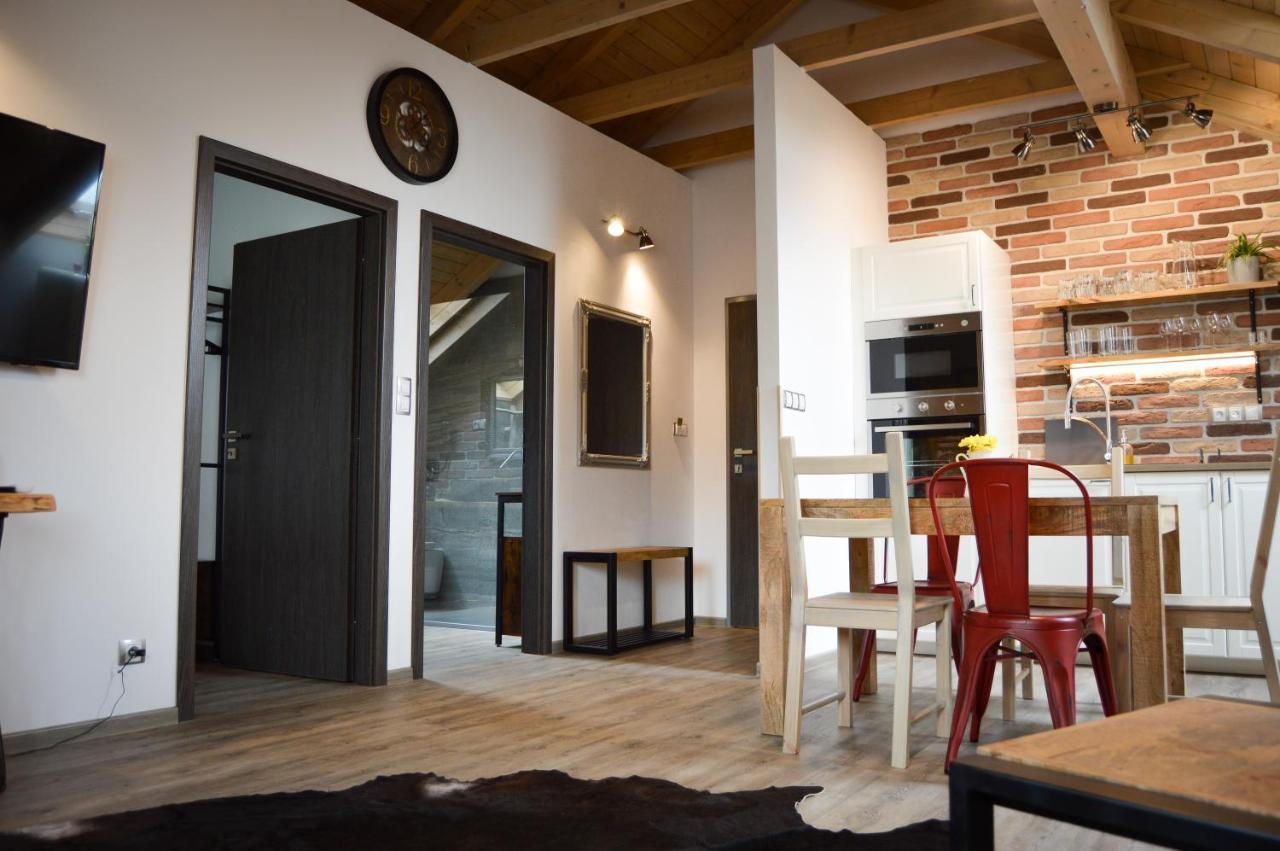 Apartmany Okrouhla โนวีบอร์ ภายนอก รูปภาพ