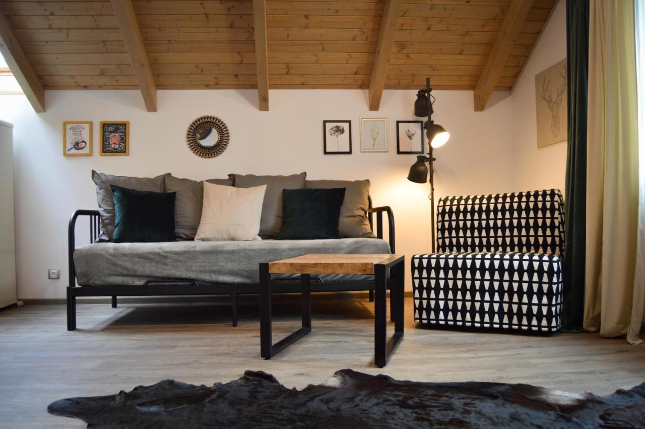 Apartmany Okrouhla โนวีบอร์ ภายนอก รูปภาพ
